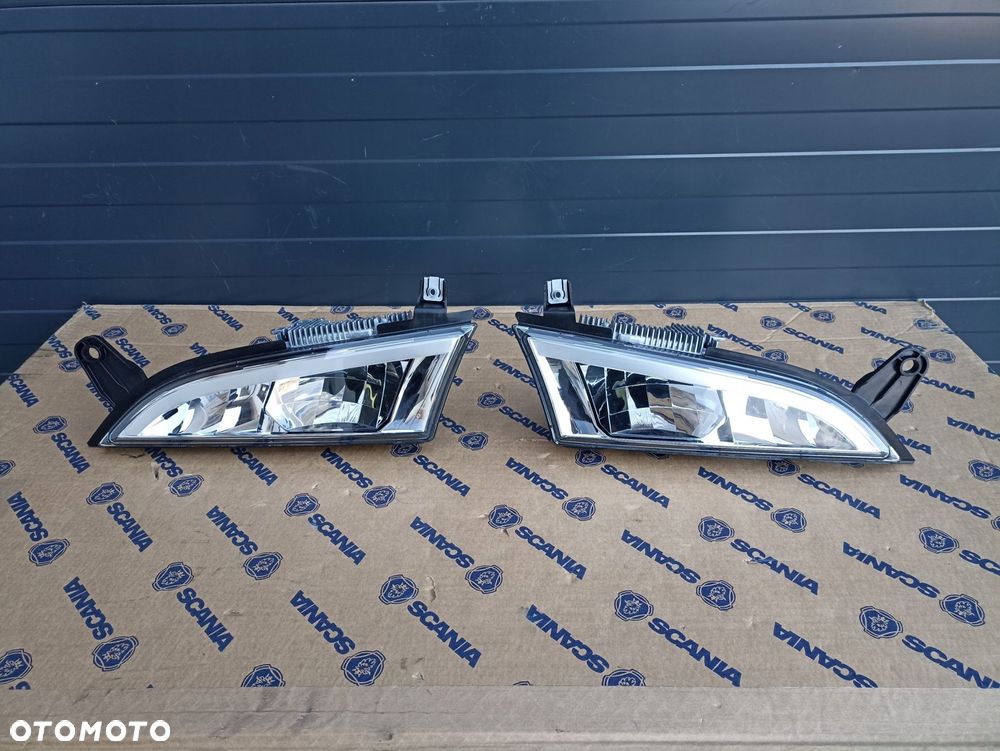 HALOGEN SCANIA R S NEXT GEN 2948553 2948554