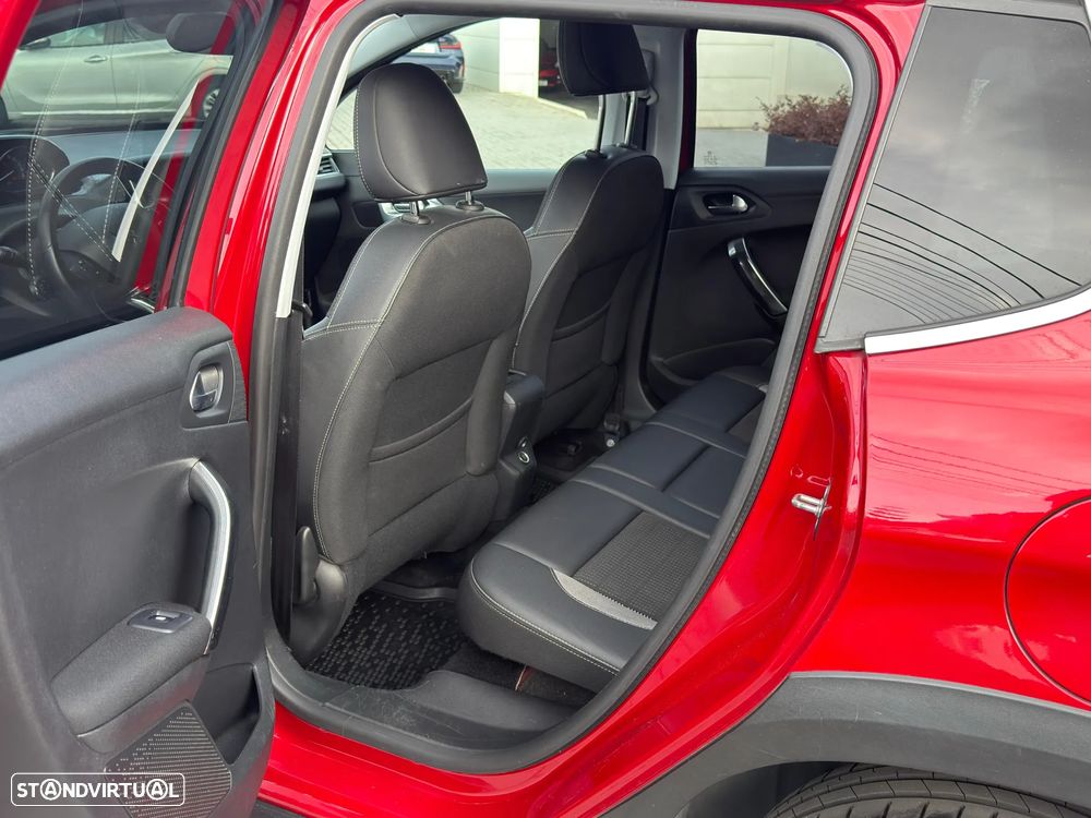 Peugeot 2008 1.2 PureTech Allure - 12