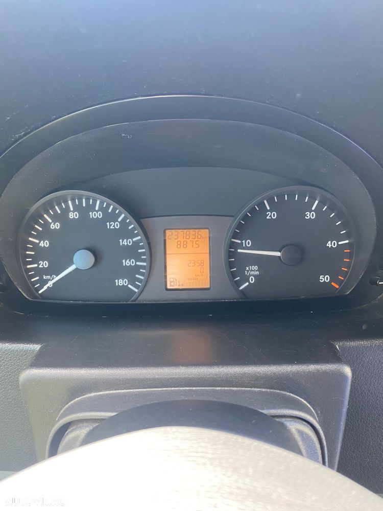 Mercedes-Benz Sprinter - 10