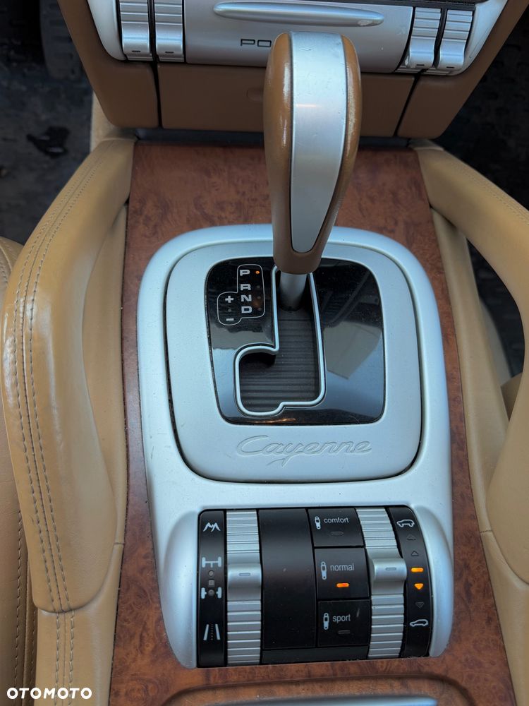 Porsche Cayenne - 15