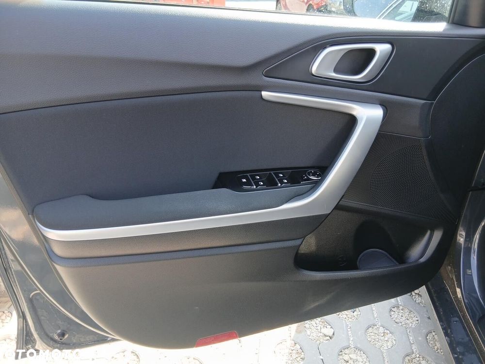 Kia Ceed 1.5 T-GDI M - 12