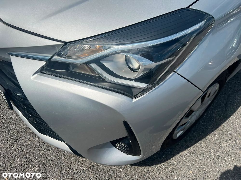 Toyota Yaris Hybrid 100 Premium - 21