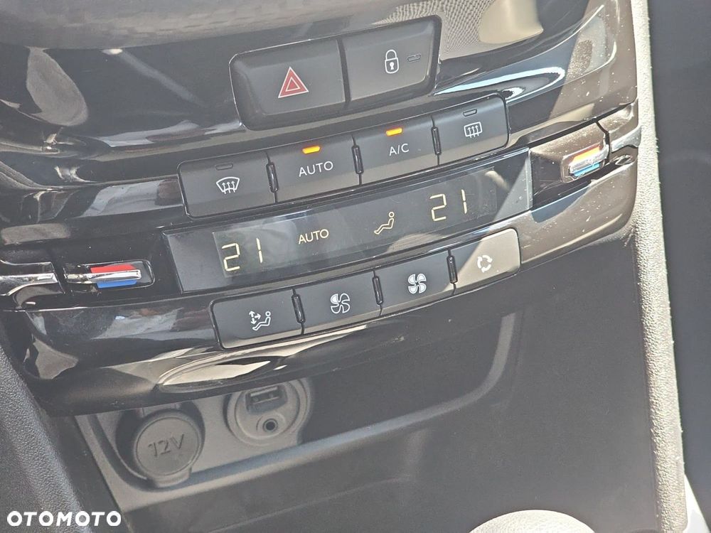 Peugeot 2008 - 16