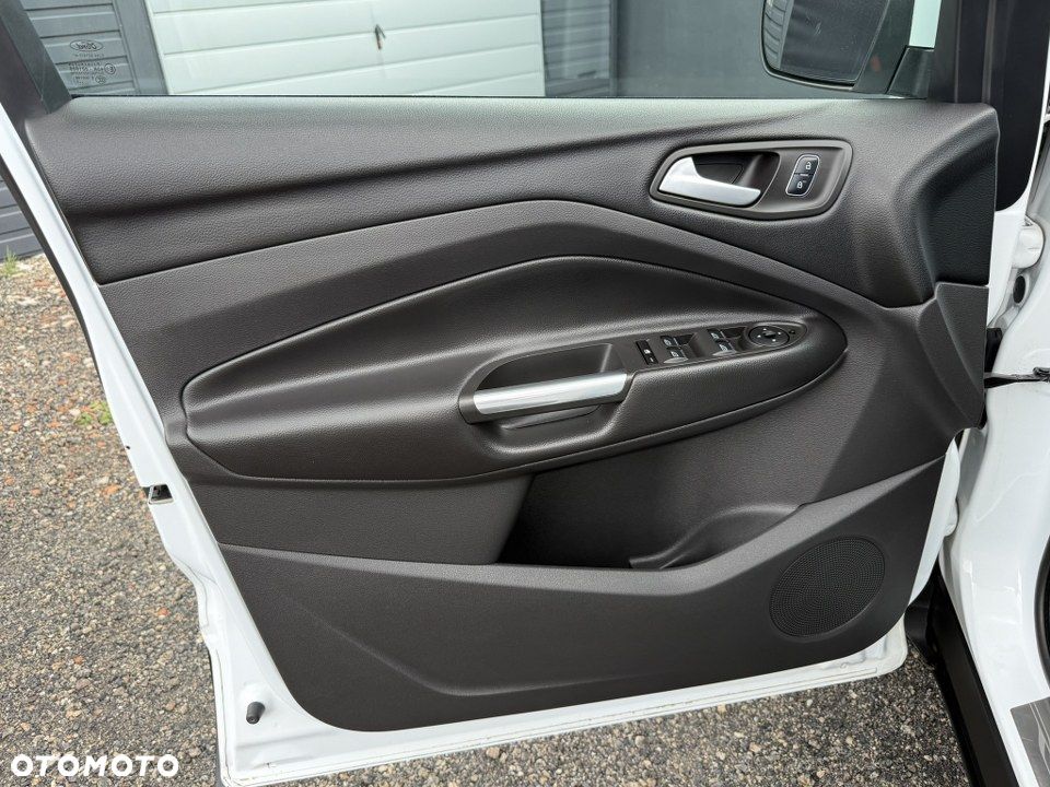 Ford Kuga 2.0 TDCi 2x4 Titanium - 19