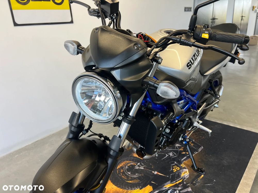 Suzuki SV - 11