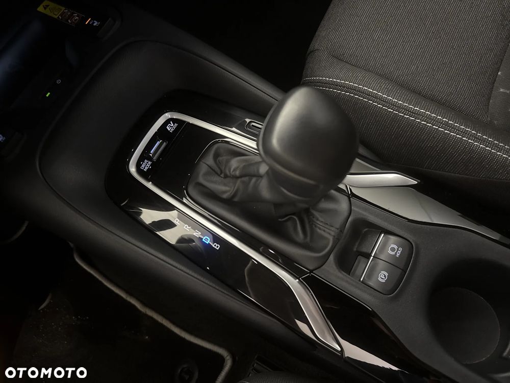 Toyota Corolla 1.8 Hybrid Comfort - 17