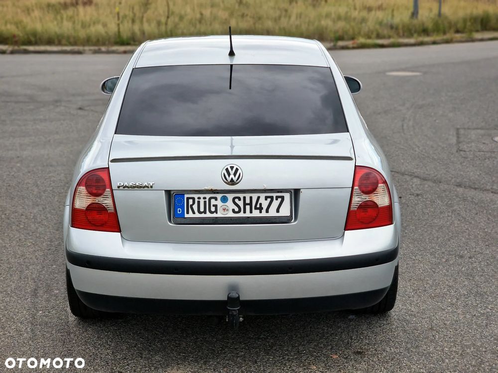 Volkswagen Passat 1.6 Exclusive - 17