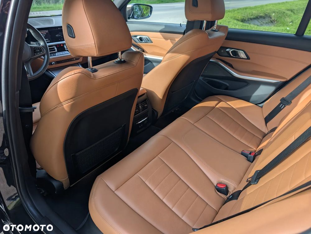 BMW Seria 3 M340i xDrive sport - 16