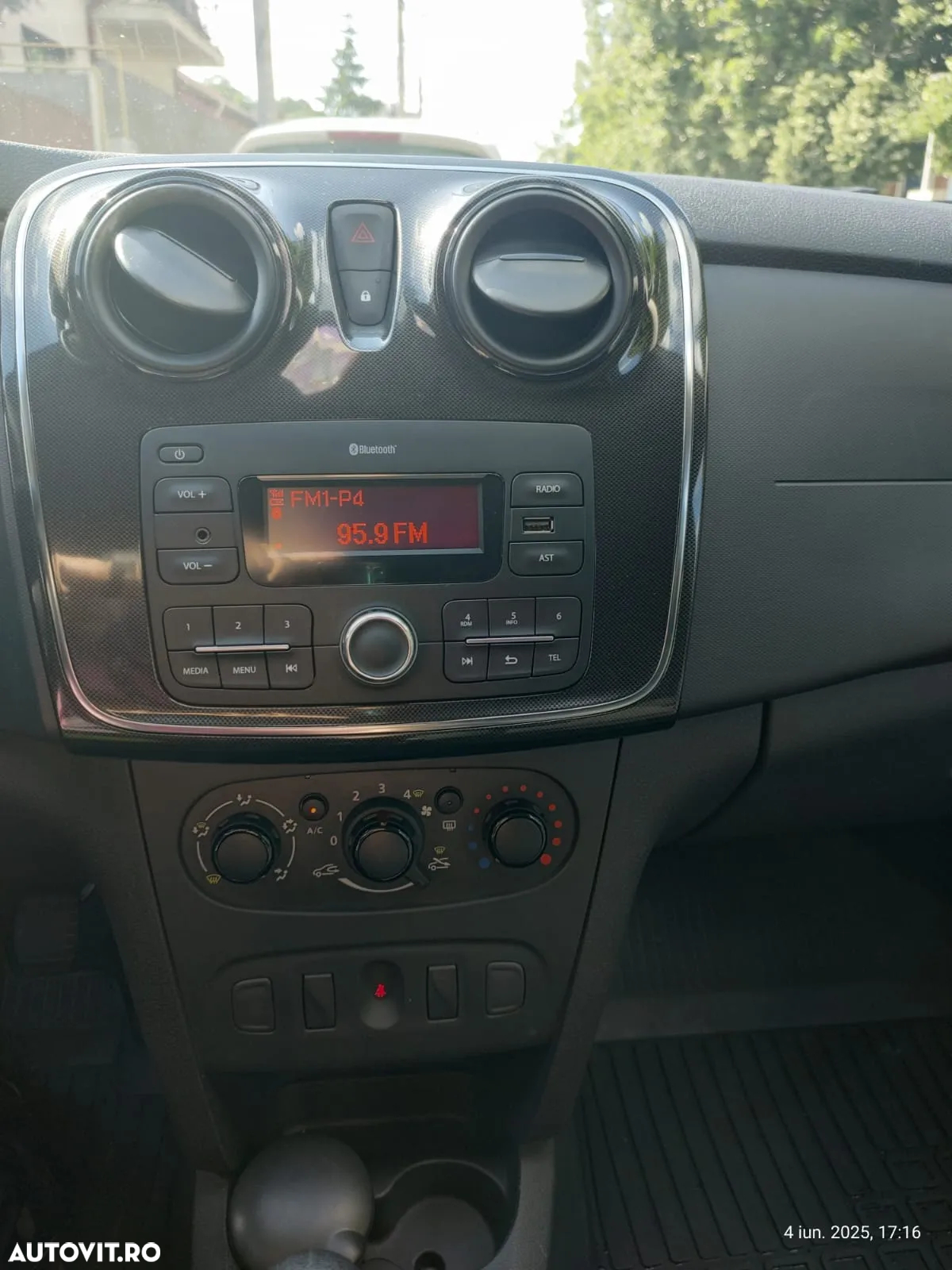 Dacia Logan ECO-G 100 Essential - 15