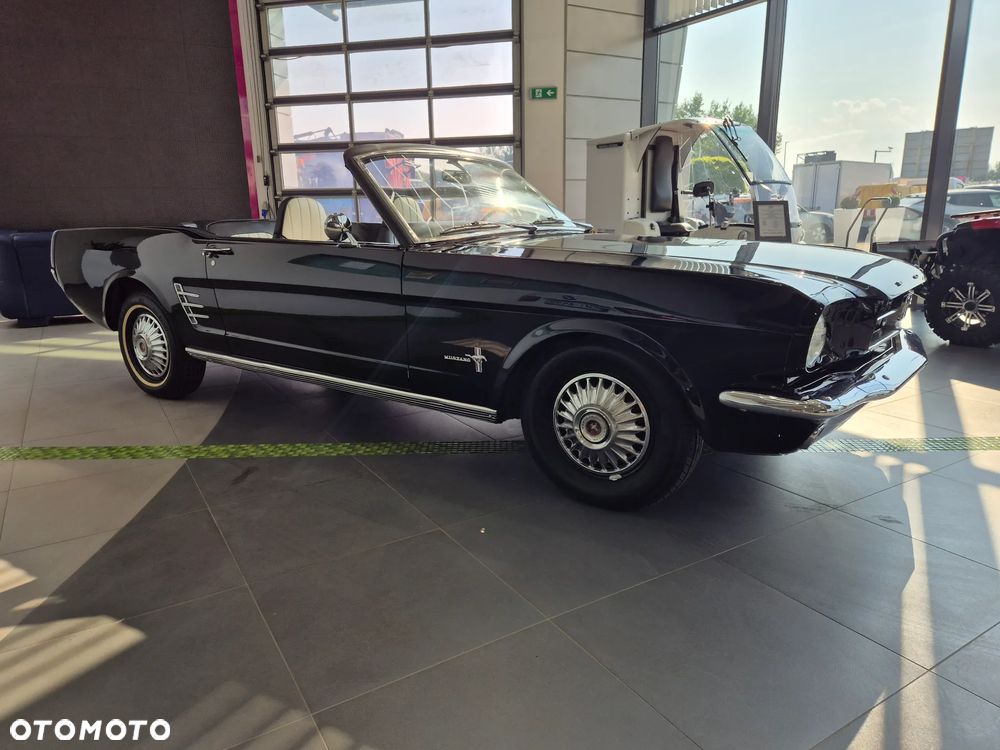 Ford Mustang - 6