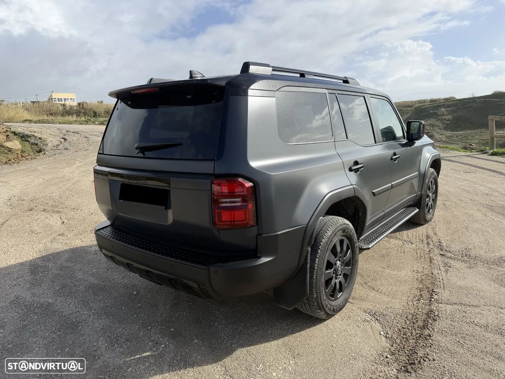 Toyota Land Cruiser - 7