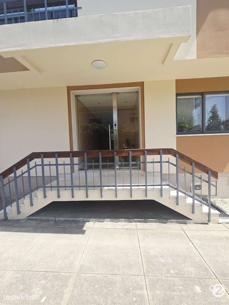 Andar Moradia T5 Duplex em Ramalde - Grande imagem: 3/26