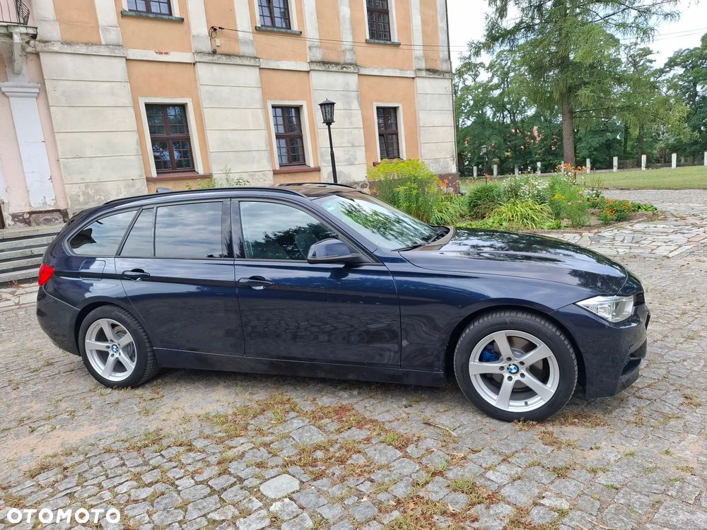 BMW Seria 3 320d xDrive Sport Line - 4