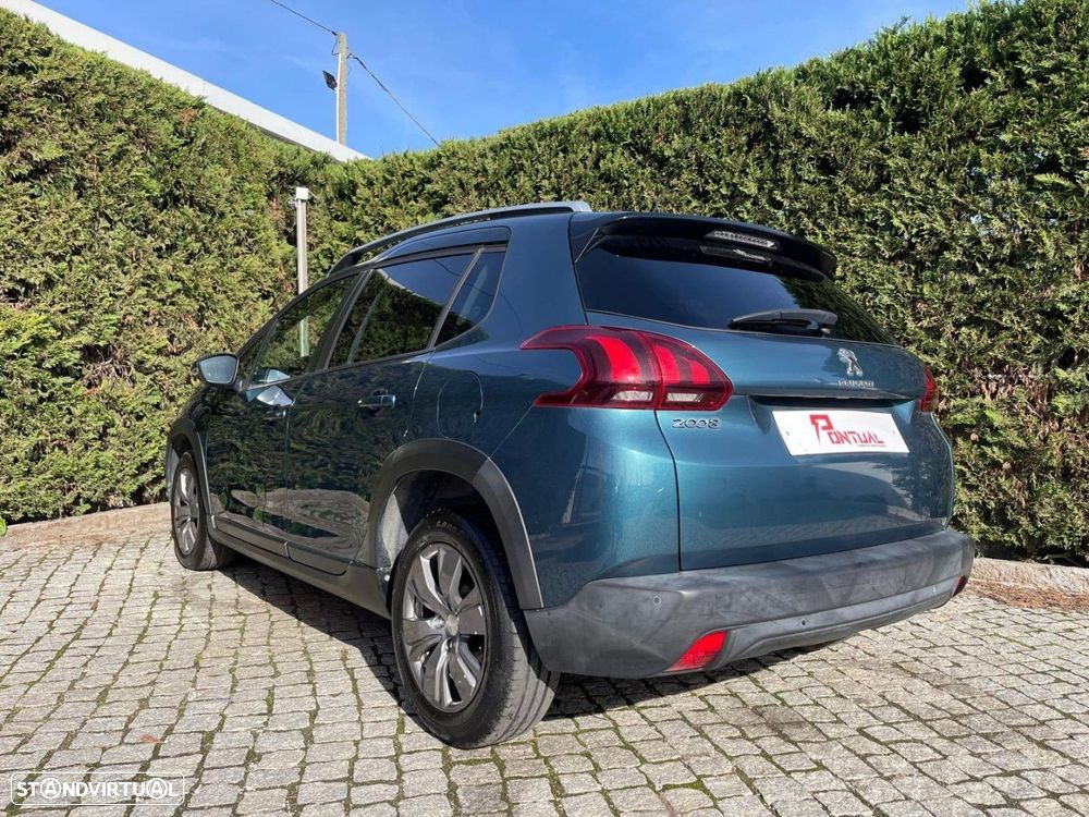Peugeot 2008 1.2 PureTech Signature EAT6 - 10