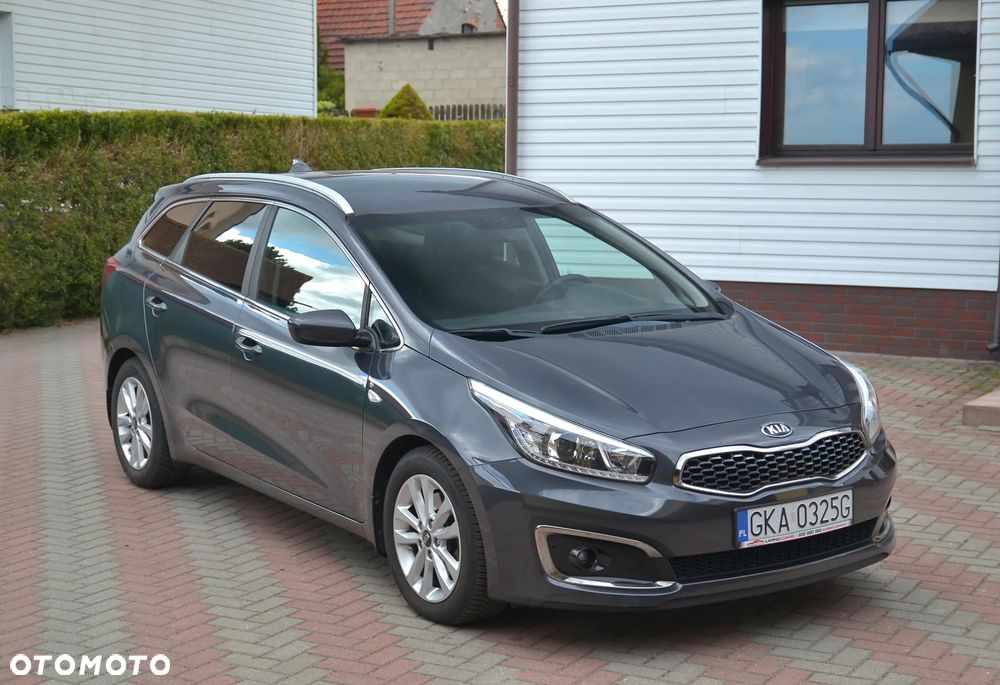 Kia Ceed 1.6 CRDi 136 ISG Dream Team Edition - 2