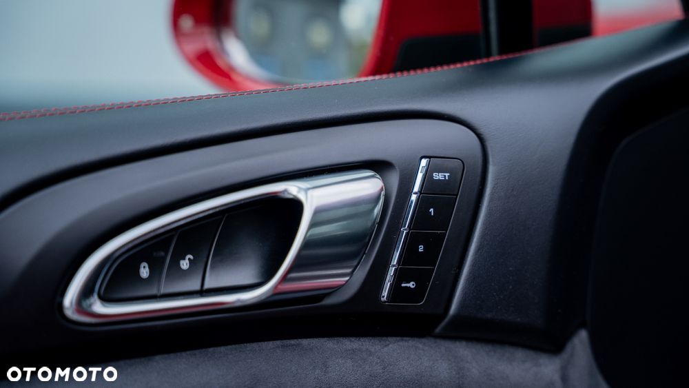 Porsche Cayenne GTS - 25