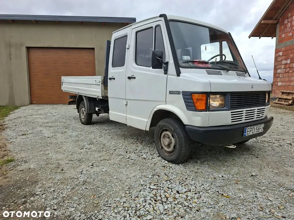 Mercedes-Benz 208 - 2