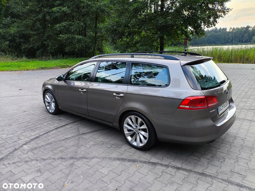 Volkswagen Passat 2.0 TDI DPF BlueMotion Technology Trendline - 12