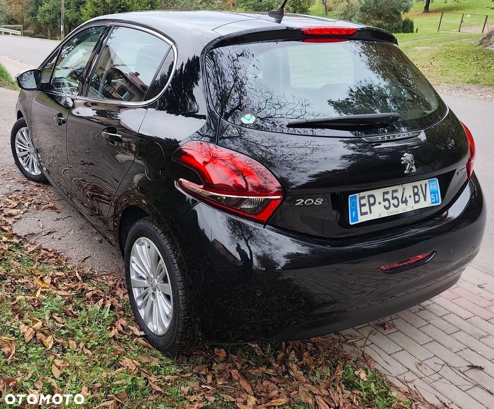 Peugeot 208 - 16