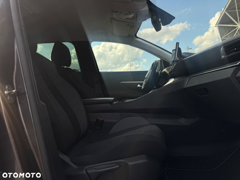Peugeot 5008 PureTech 130 EAT8 Stop & Start Roadtrip - 29