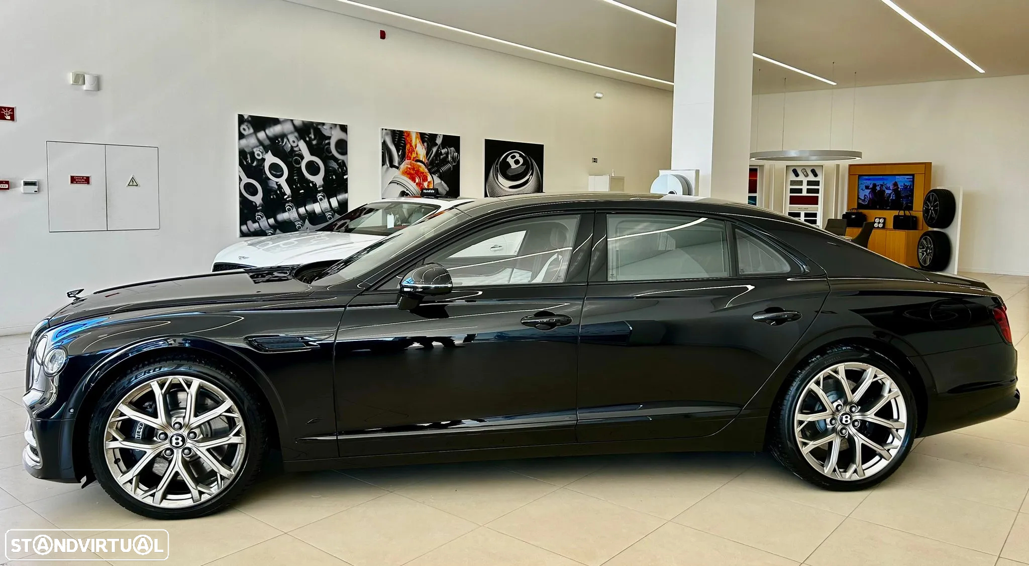 Bentley Flying Spur Hybrid S - 3