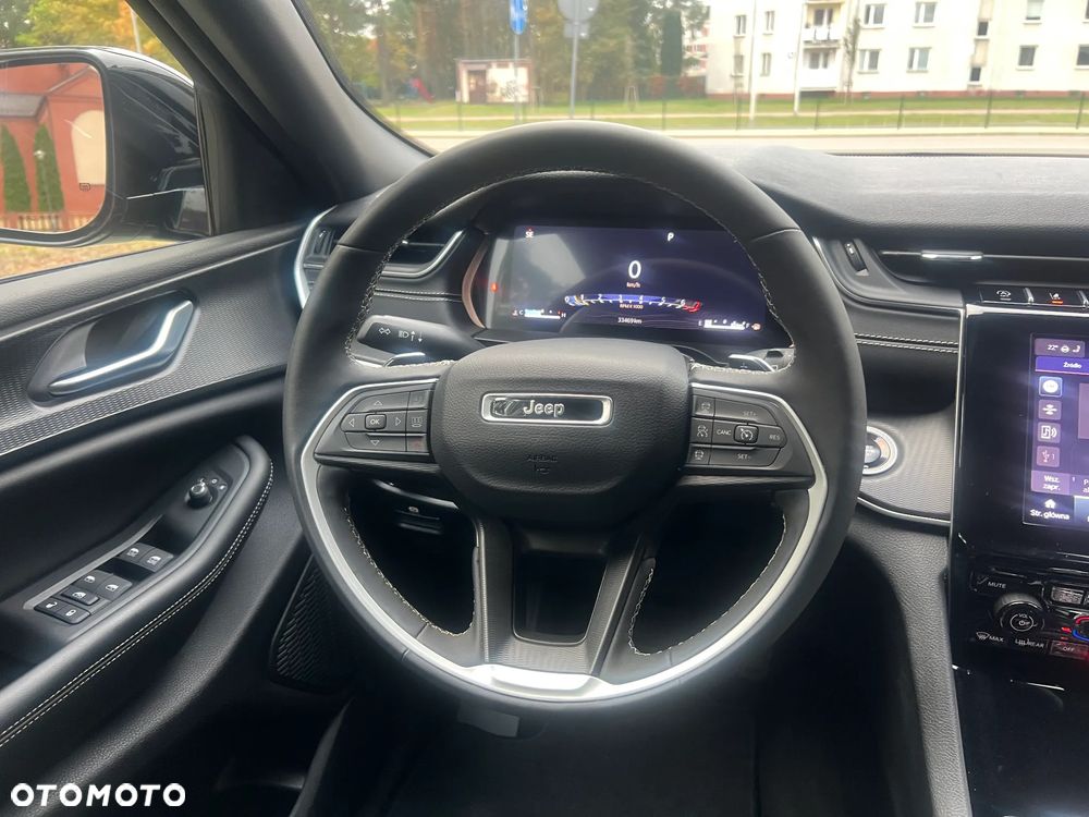 Jeep Grand Cherokee - 23