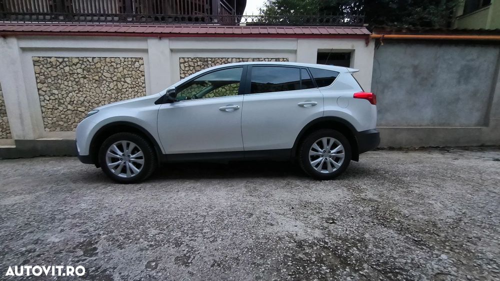 Toyota RAV4 2.2L D-CAT A/T Luxury - 3