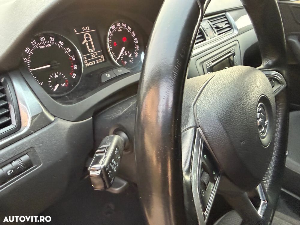 Skoda RAPID Spaceback 1.6 TDI Edition - 24