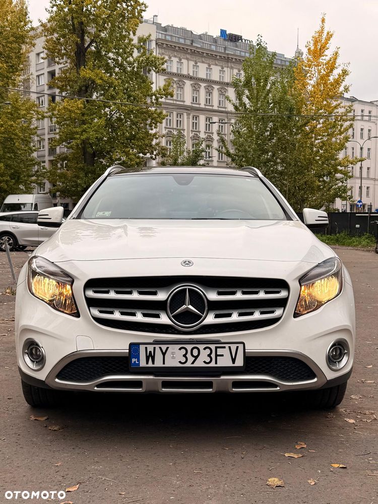 Mercedes-Benz GLA - 17