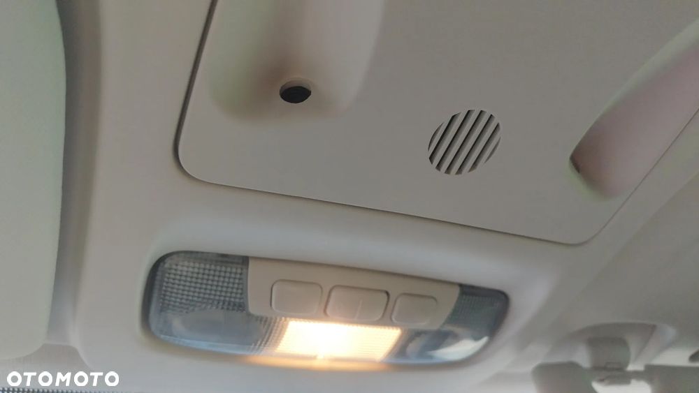 Ford Transit Courier - 36