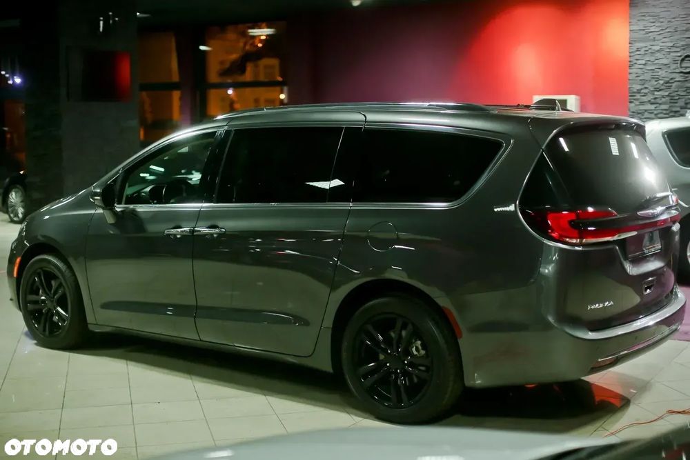 Chrysler Pacifica - 6