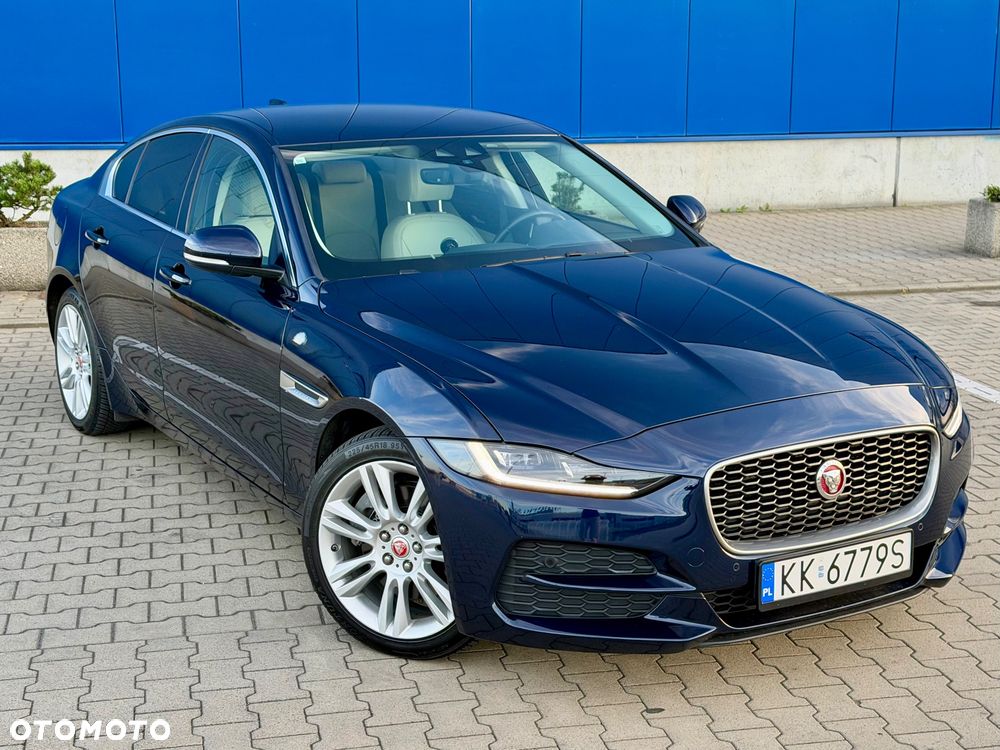 Jaguar XE D180 S - 1