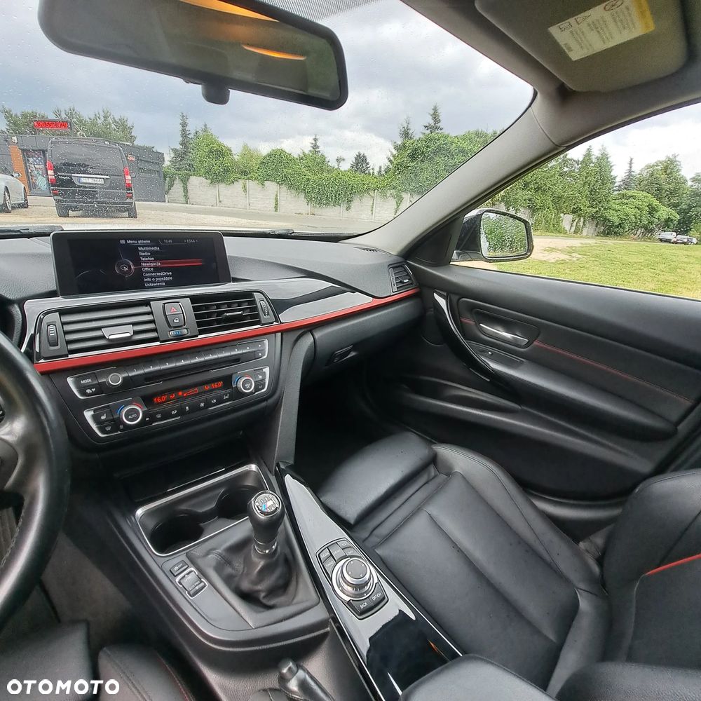BMW Seria 3 320i Efficient Dynamics Edition Sport Line - 16