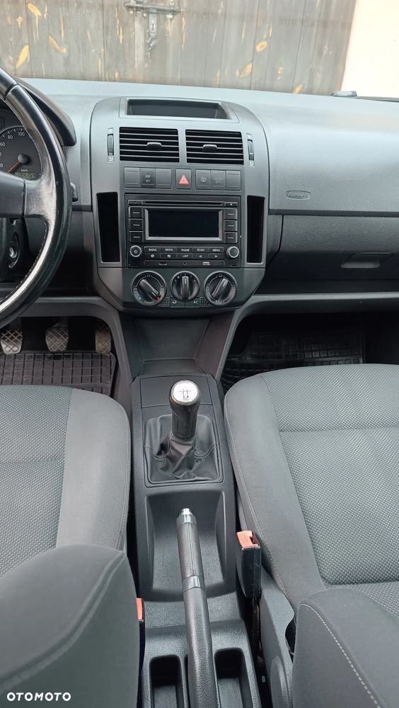 Volkswagen Polo - 18