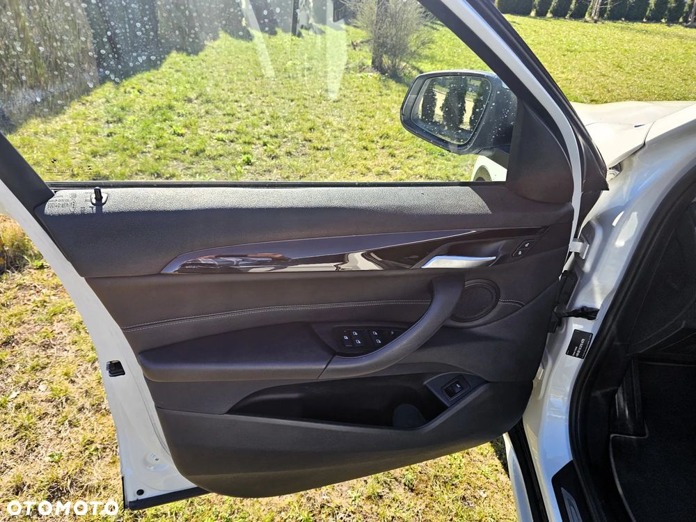 BMW X1 xDrive20d Sport Line - 14