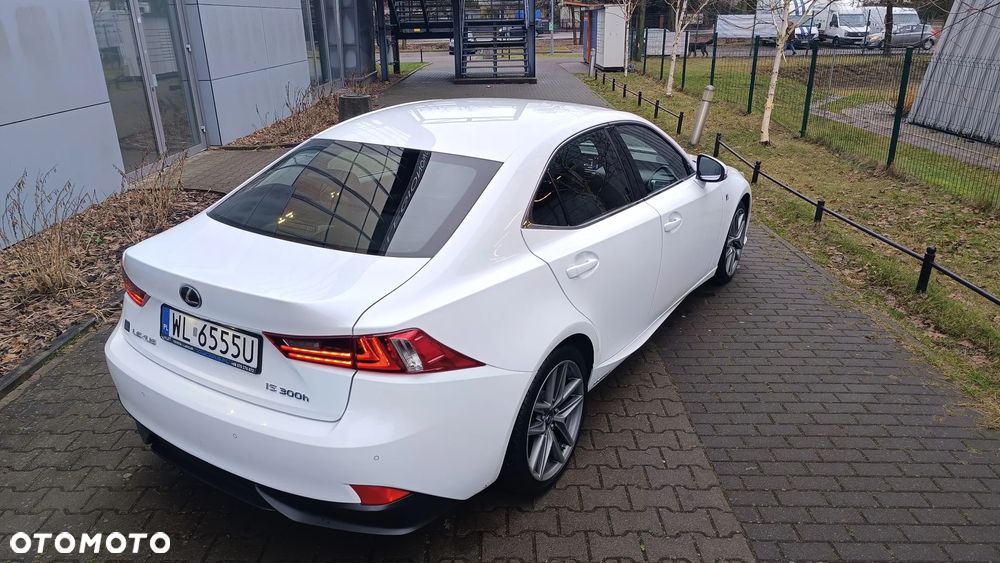 Lexus IS 300h F Sport - 3
