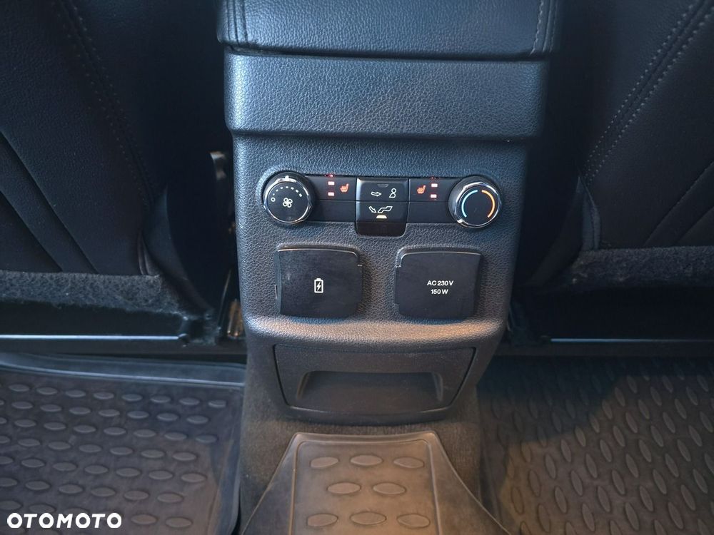Ford Explorer - 33
