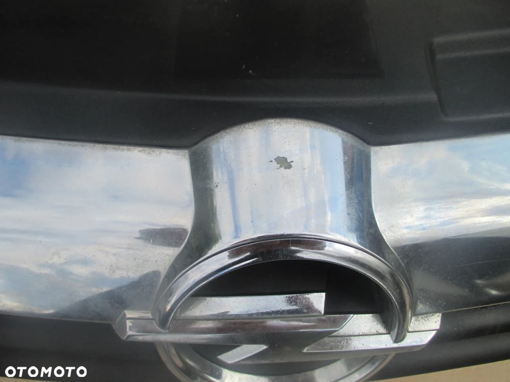 atrapa grill Astra 3 H - 5