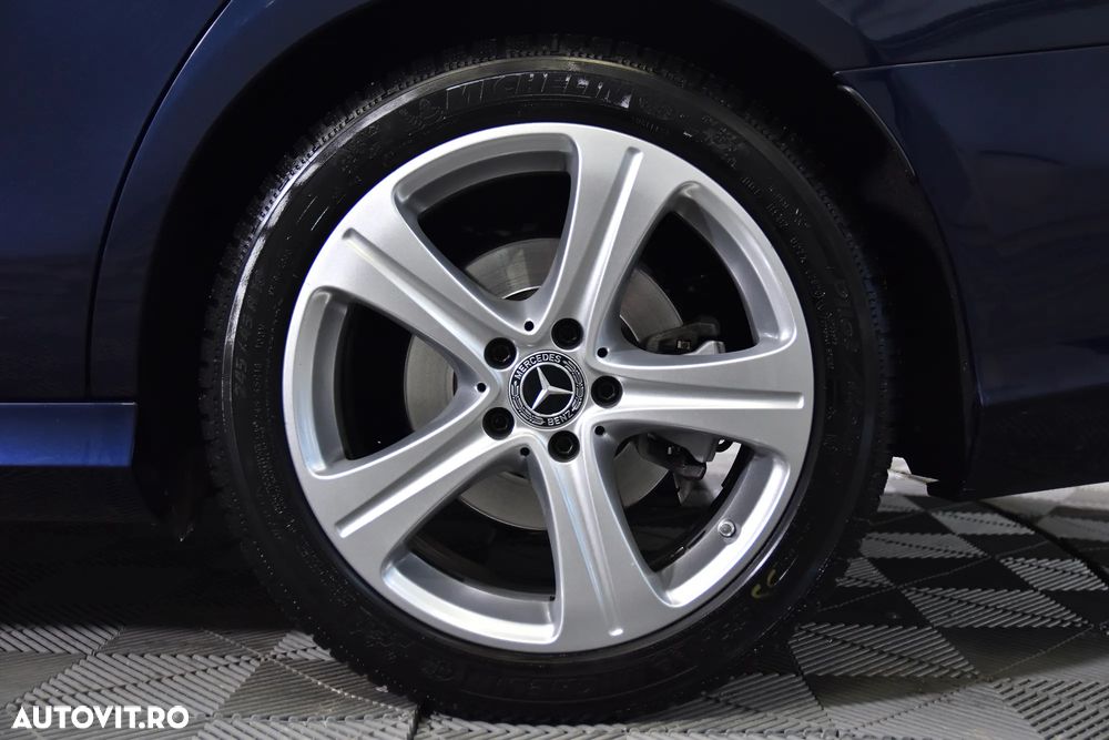 Mercedes-Benz E - 13