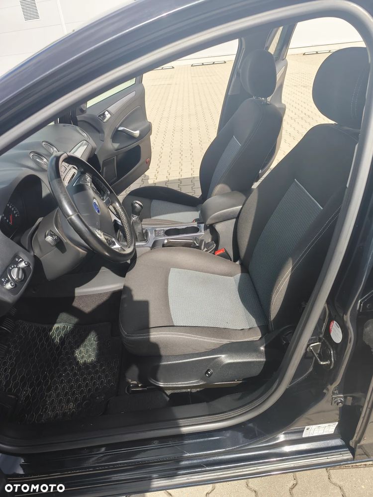 Ford Mondeo 2.0 Trend - 20