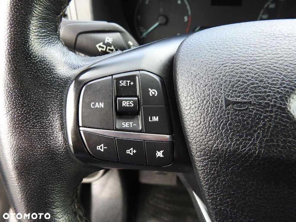 Ford TRANSIT  FURGON BRYGADÓWKA  6 MIEJSC TEMPOMAT LEDY KLIMATYZACJA  180KM - 28