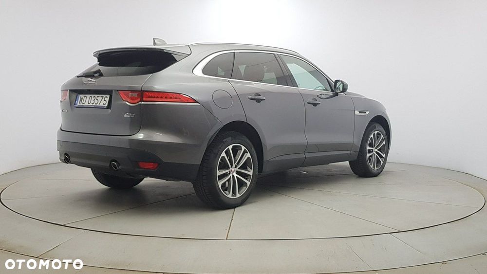 Jaguar F-Pace - 7