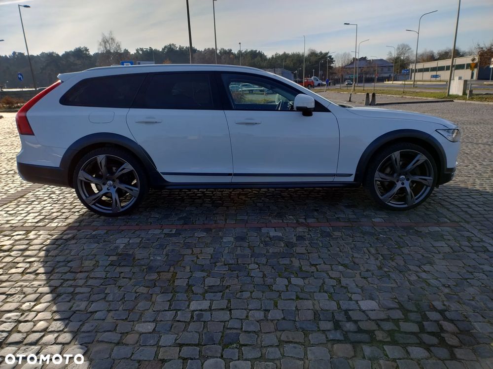 Volvo V90 Cross Country D4 AWD Geartronic Pro - 4