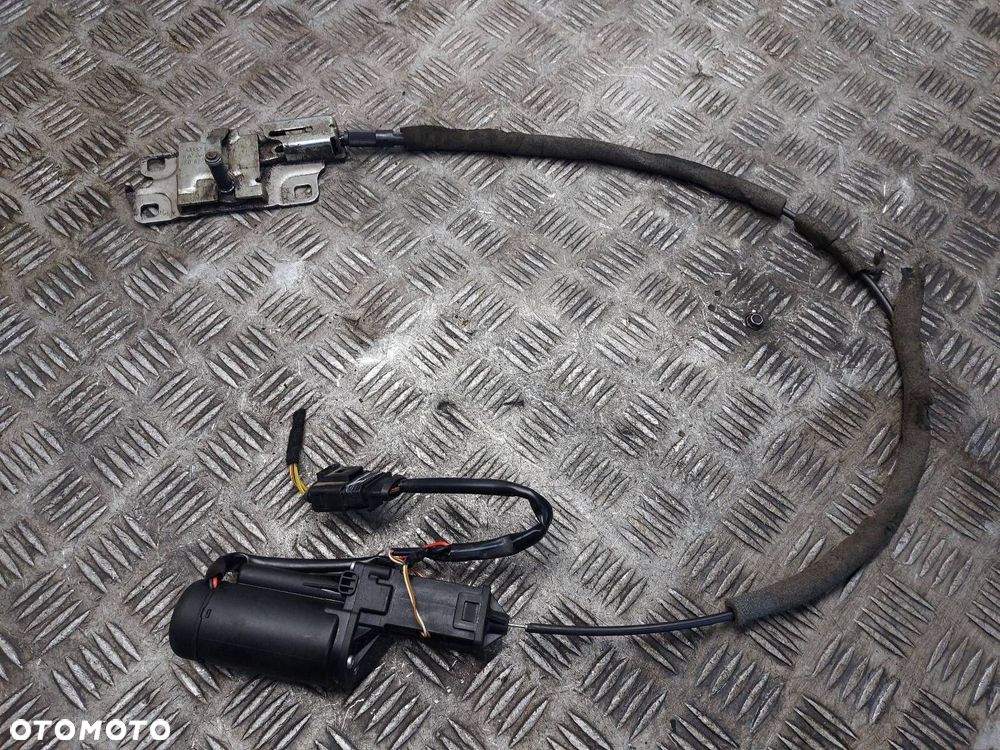 RYGIEL DOCIĄG KLAPY BAGAŻNIKA AUDI A8 D3 4E0827383C - 1