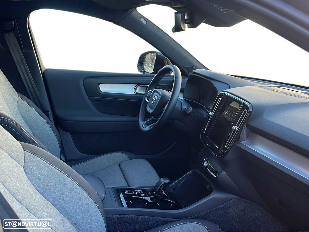 Volvo XC 40 2.0 B3 Plus Dark - 5