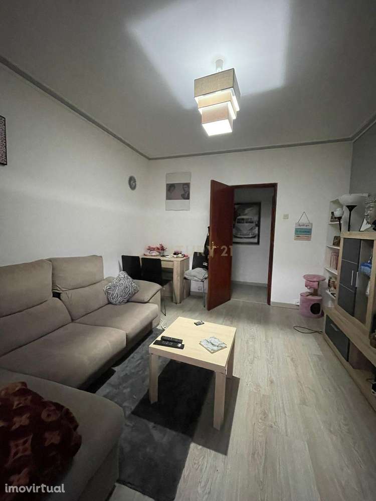 Apartamento T1 ( + 1) em Queluz com vista Panorâmica - Grande imagem: 2/23