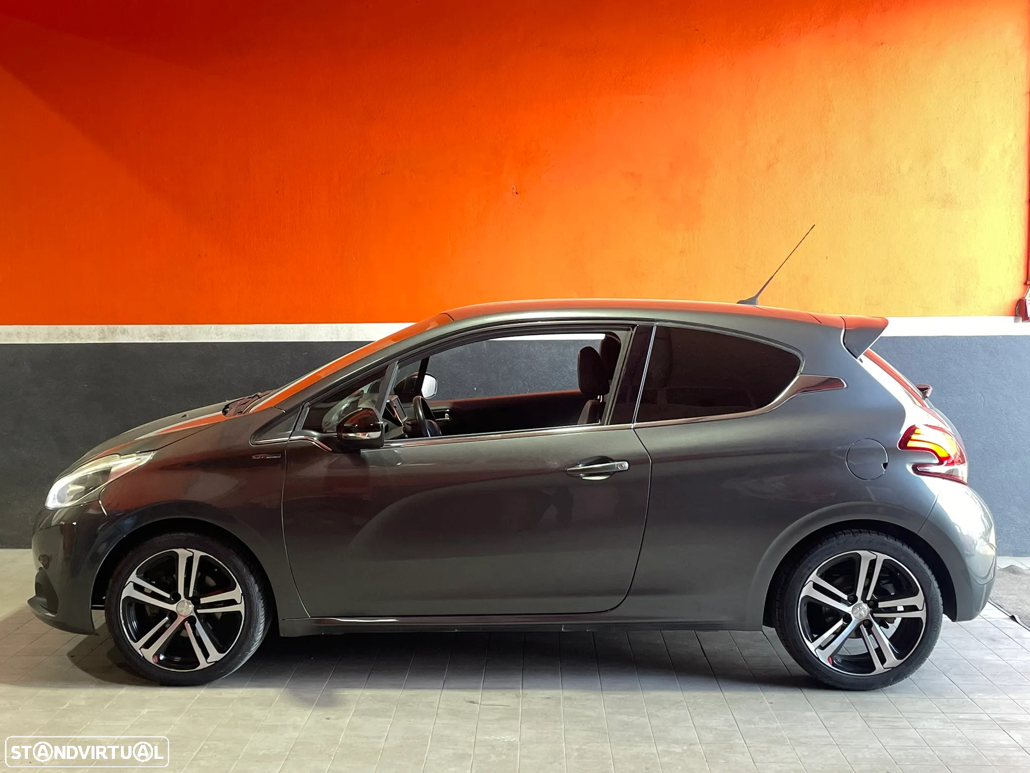 Peugeot 208 1.6 BlueHDi GT Line - 2
