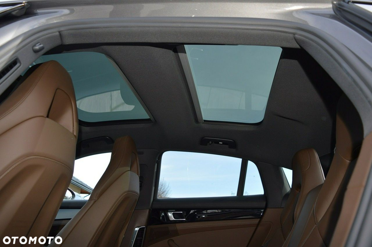Porsche Panamera - 31