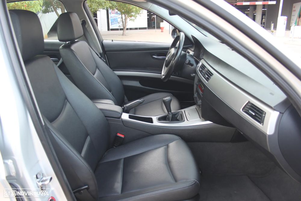 BMW 320 d Exclusive - 21