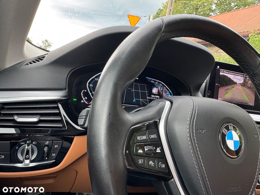 BMW Seria 5 520e M Sport sport - 29